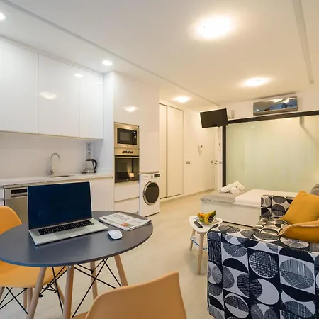 Modern Retreat By Canteras